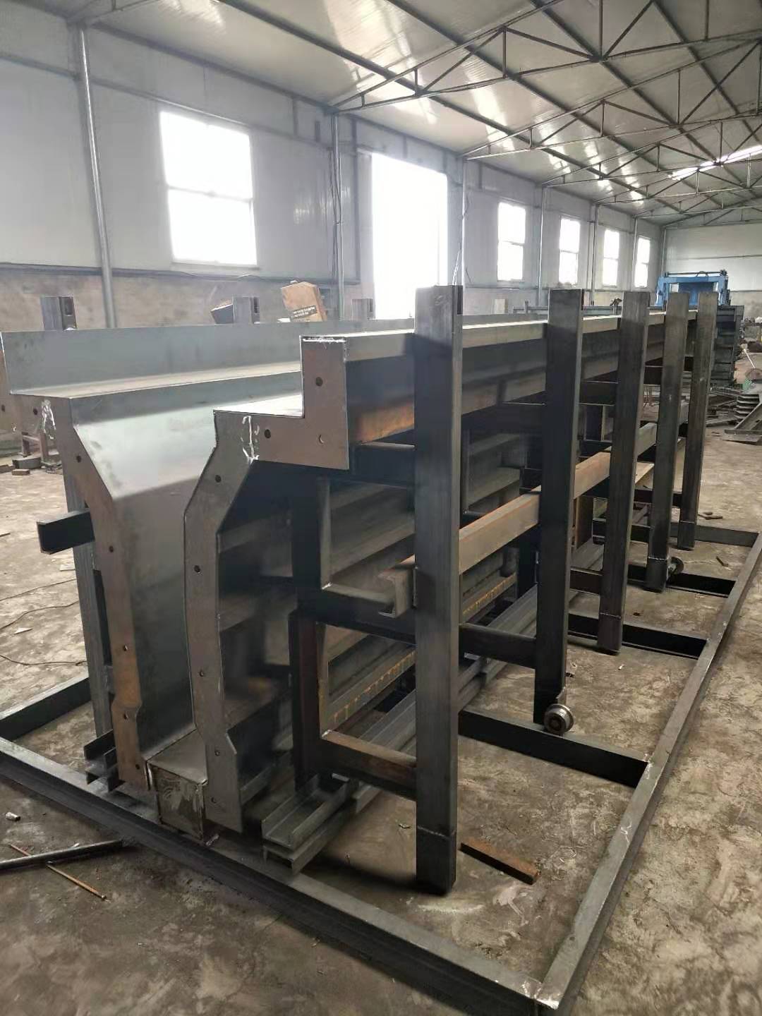 隔離墩模具生產廠家 高速隔離墩模具