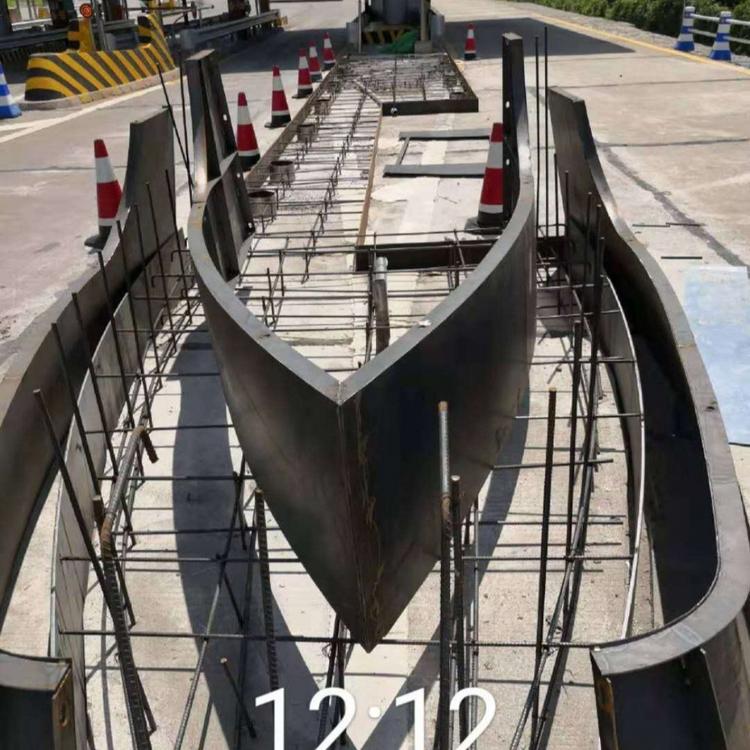 1587805559108999.jpg 高速收費(fèi)島模具4.jpg